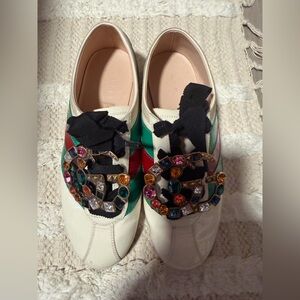 Gucci Cream Flats with Multicolor Embellishments